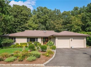 122 Barton Rd, White Plains, NY 10605