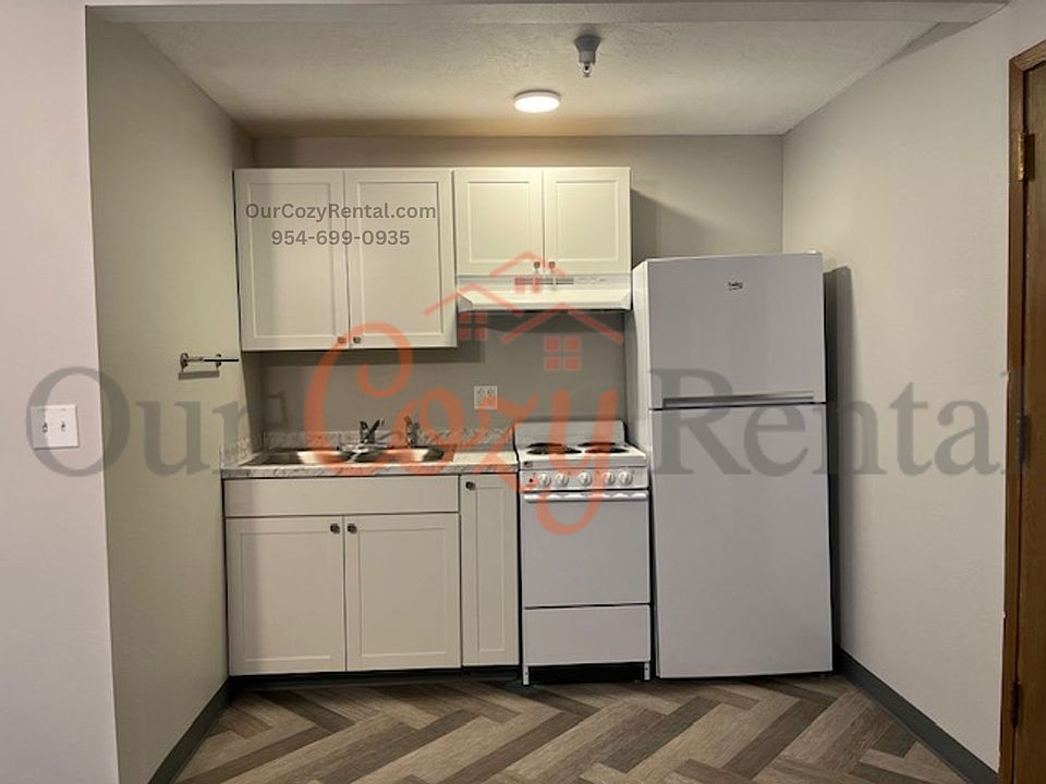 1st image of 491 Caswell Ave W #112