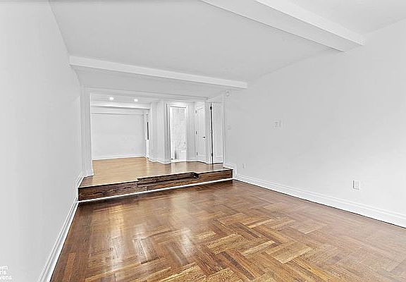 5th image of 160 E 89th St APT 8D