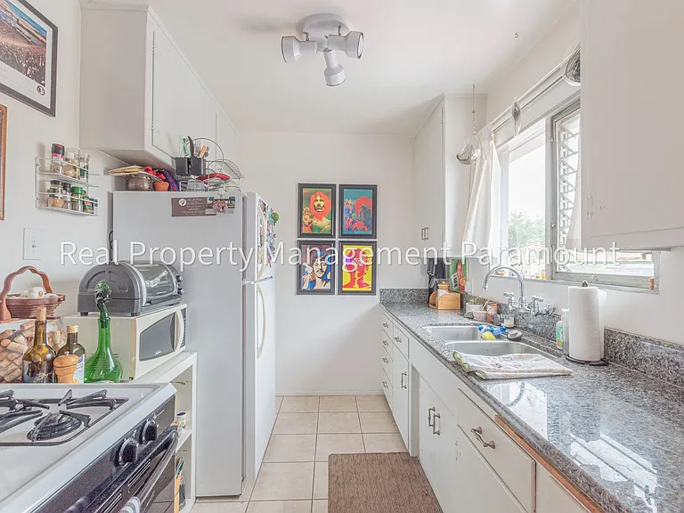 8016 Blackburn Ave #2 — Photo 9