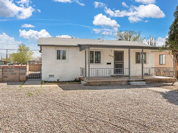 2nd image of 700 Alvarado Dr SE