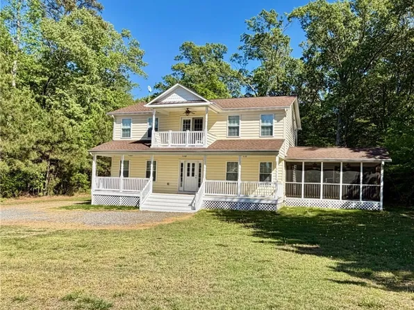 275 Grannys Bar Rd, Hague, VA 22469