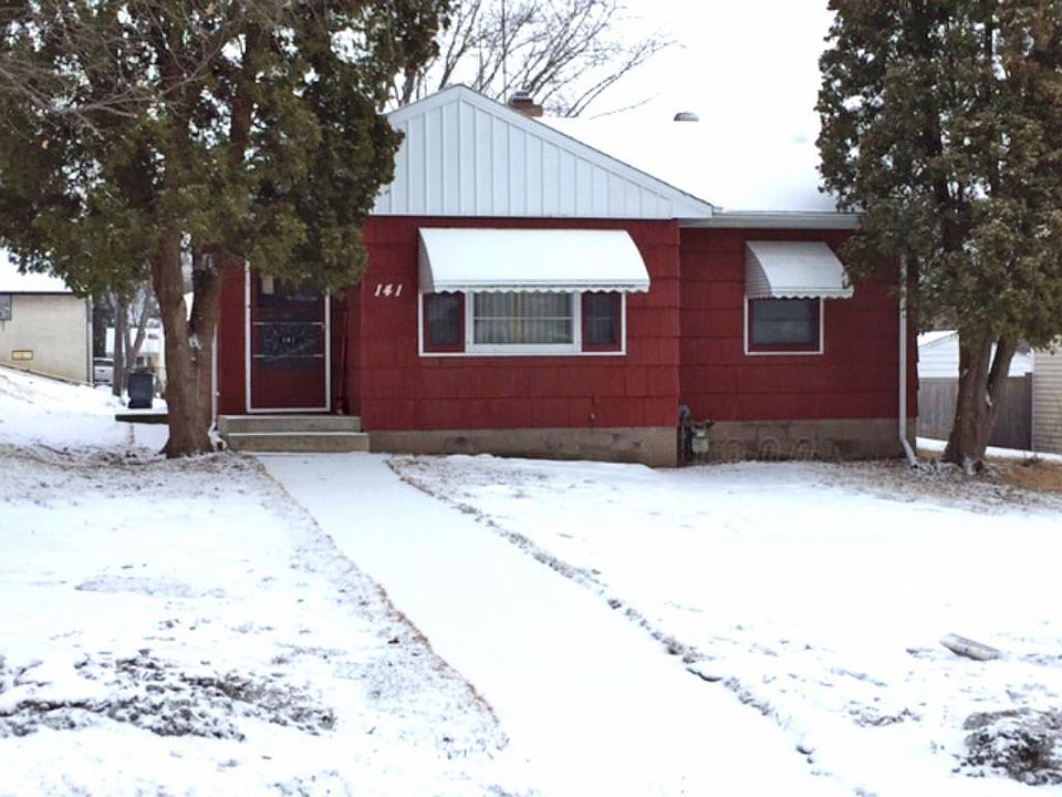 1st image of 141 18th Ave S