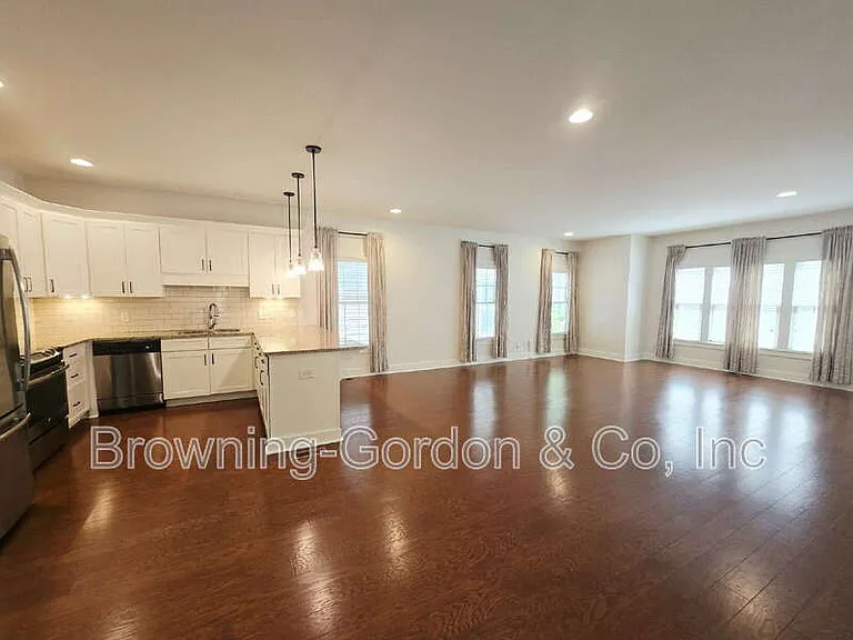 4017 Elkins Aly — Photo 4