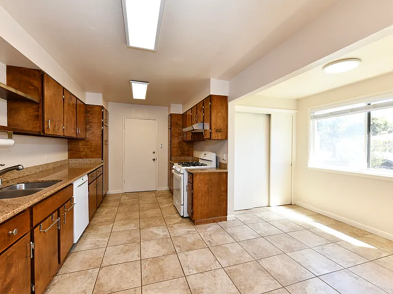 22 Patrick Ct — Photo 10
