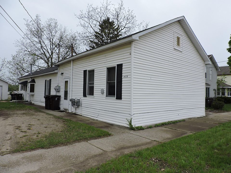 1st image of 913 N 4th Ave