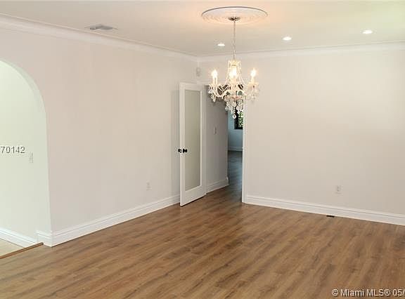 4th image of 1025 Andora Ave