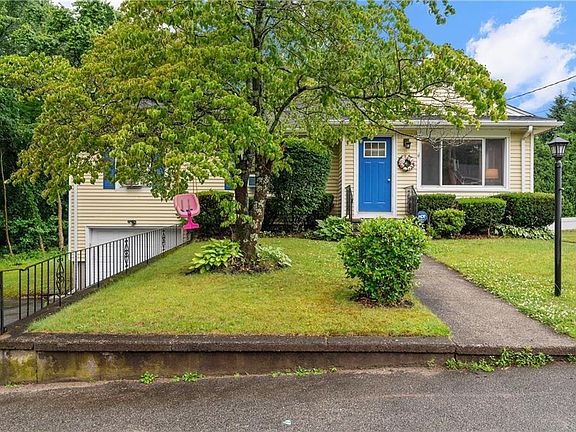 2nd image of 204 Abbey Dr