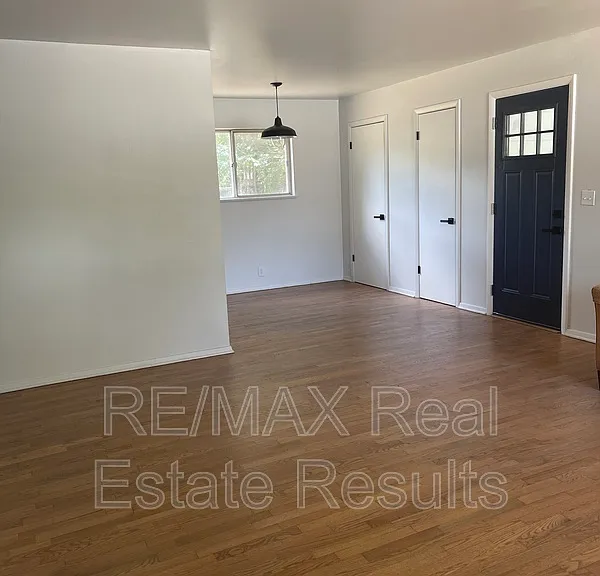 113 N Nolan Ave — Photo 2