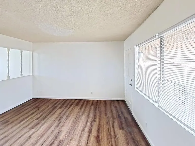 1215 Minnewawa Ave #B — Photo 4
