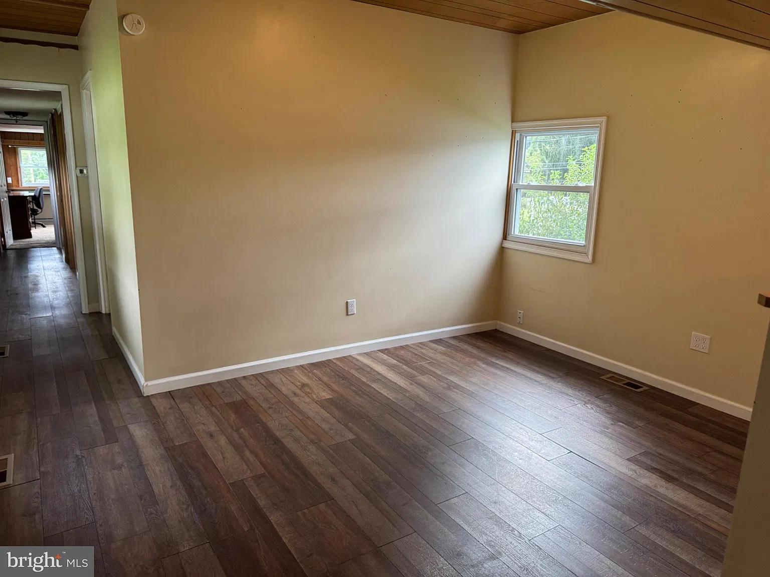 3 bed, 1.0 bath, $1,300 — Photo 4