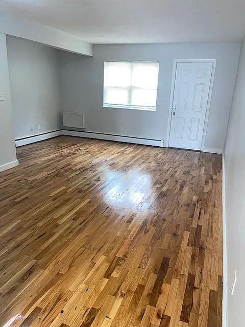 2 bed, 900 sqft, $2,300 — Photo 3