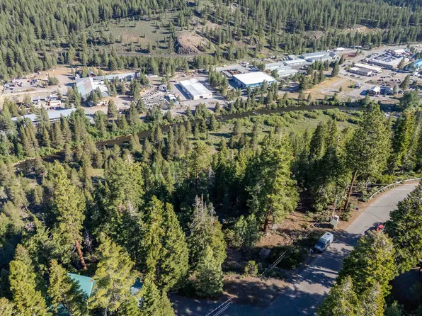 11902 & 11912 Rio Vista Dr, Truckee, CA 96161