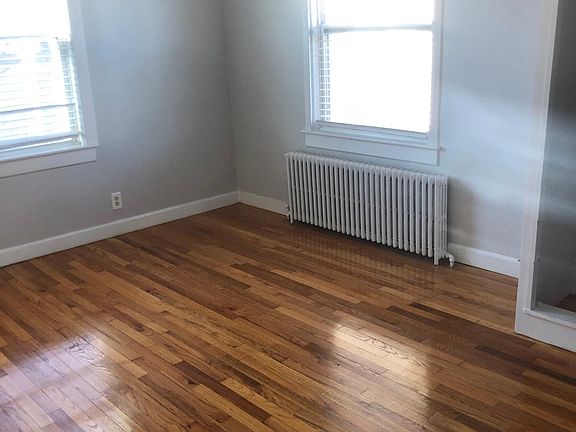 4th image of 12 Harvard St #2