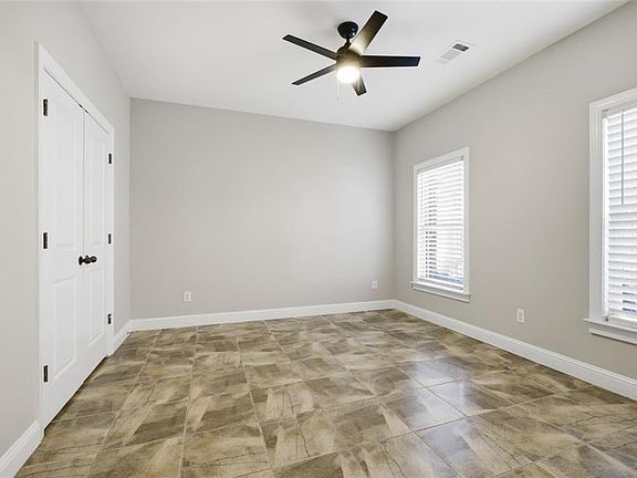 5th image of 109 W Ridge Way