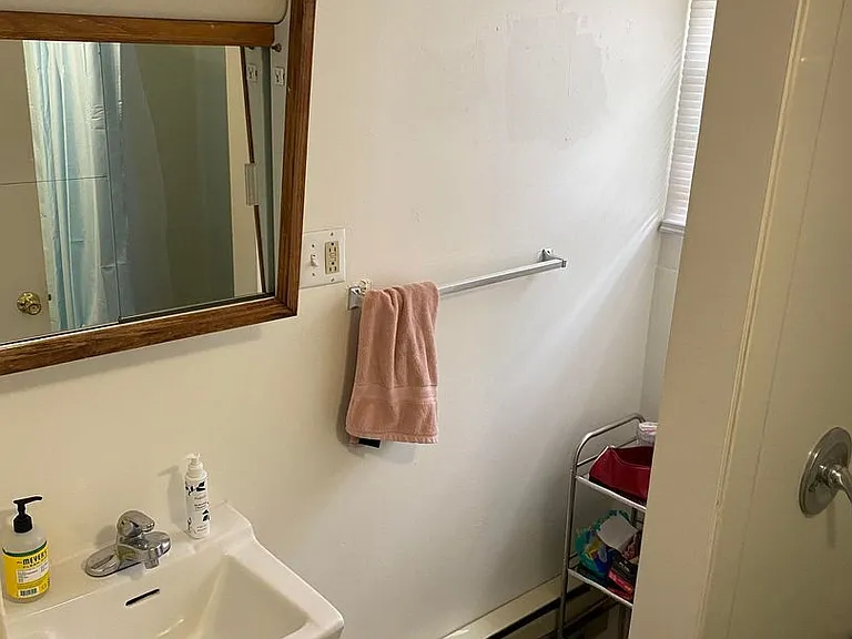 University Park Apartments near Cornell University — Photo 800