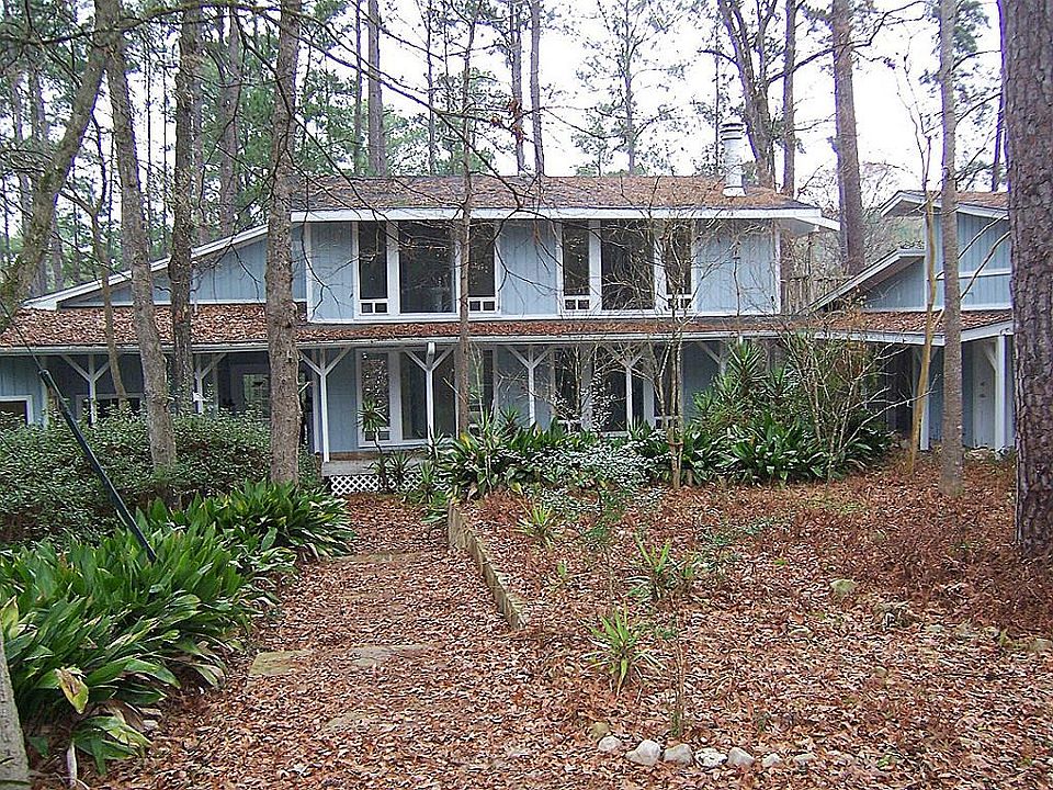 1st image of 15400 Shady Oaks Dr