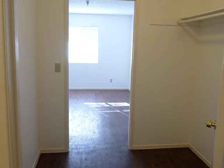 5271 Huntington Dr N #A — Photo 7