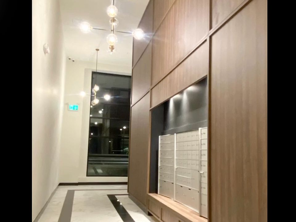 Lobby and mail lockers