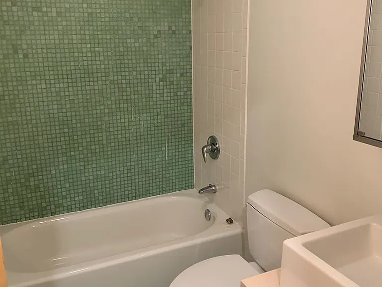 2824 W Armitage Ave — Photo 6