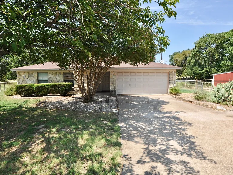 6212 Granbury Hwy — Photo 2