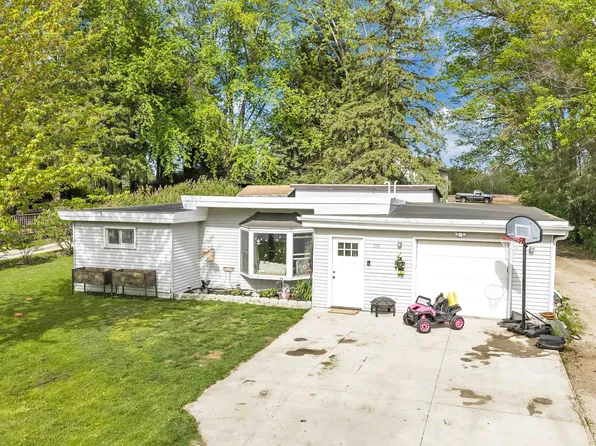 1159 Hobart Dr, Green Bay, WI 54304