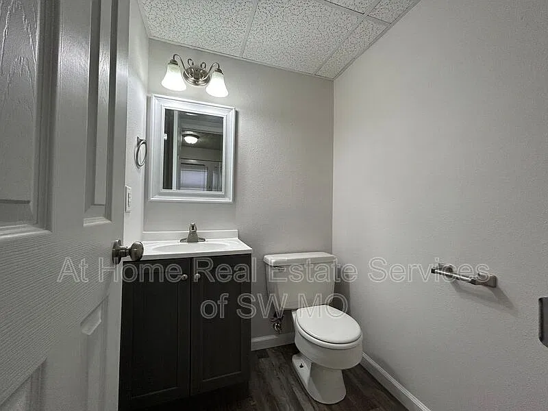 2 bed, 1.5 bath, $980 — Photo 3