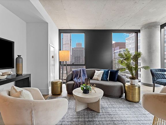 5th image of 234 W Polk St #3612