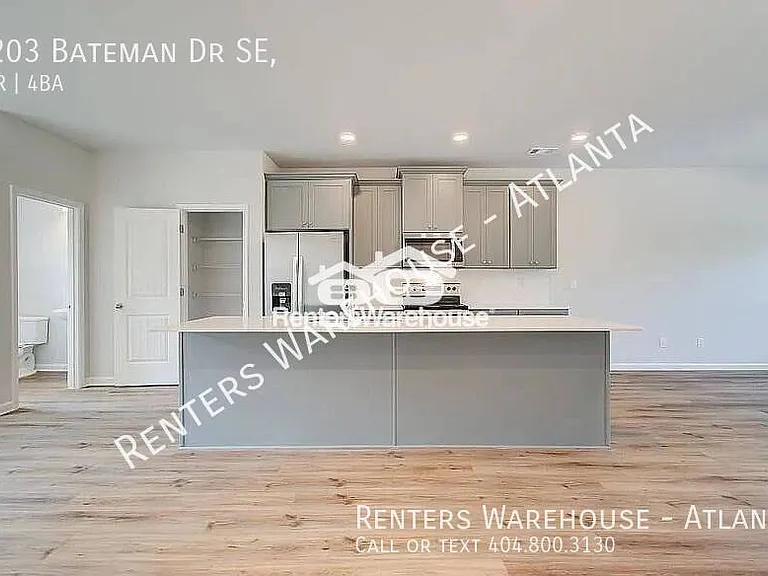 3203 Bateman Dr — Photo 4