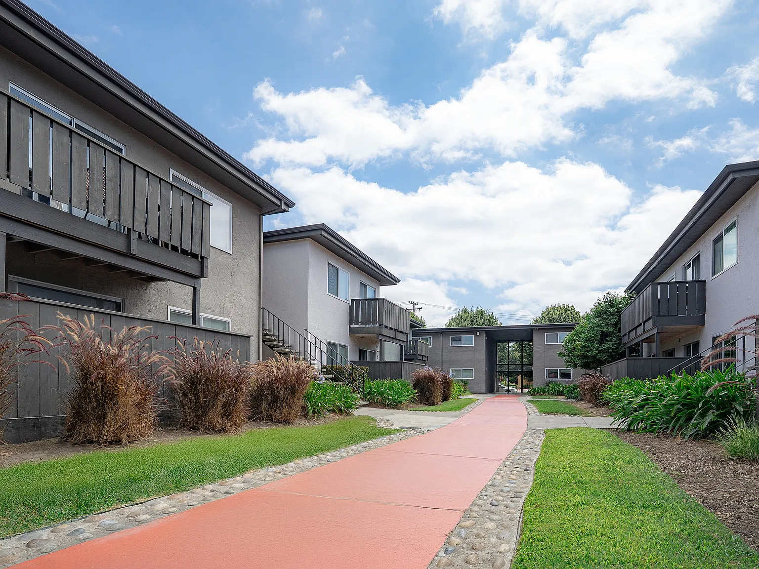 Oliva Apartments — Photo 4