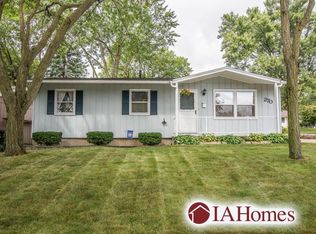 270 Alma Dr NW, Cedar Rapids, IA 52405