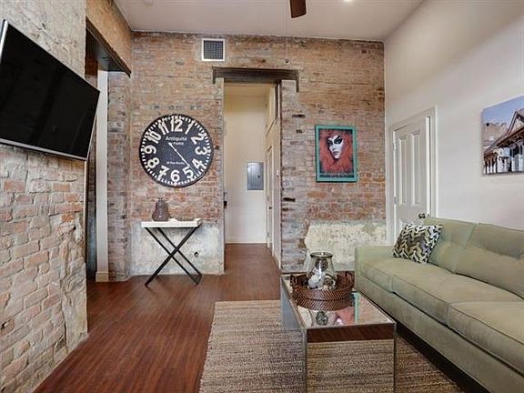 3rd image of 1900 Magazine St APT A