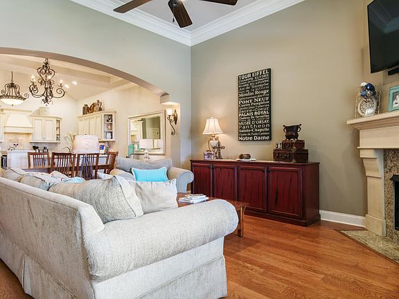4th image of 302D Harbor Bend Blvd