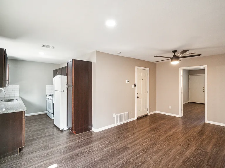 5009 Brighton Rd — Photo 11