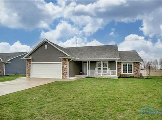 1135 Homestead Dr, Findlay, OH 45840