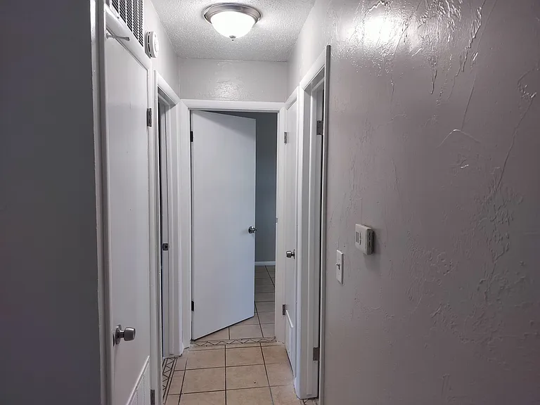 301 N University Dr #7 — Photo 7