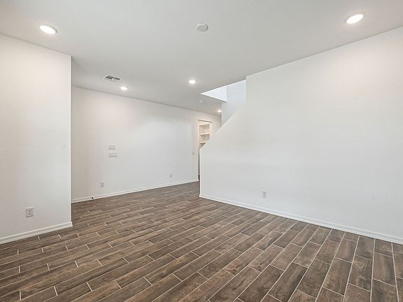 4th image of 4283 Nora Dr