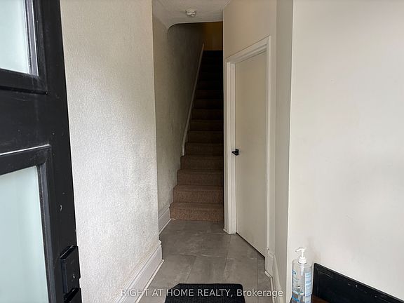 3rd image of 1015 Bathurst St #2
