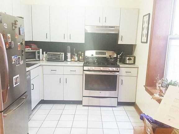 3rd image of 350 Lincoln Pl APT 2F