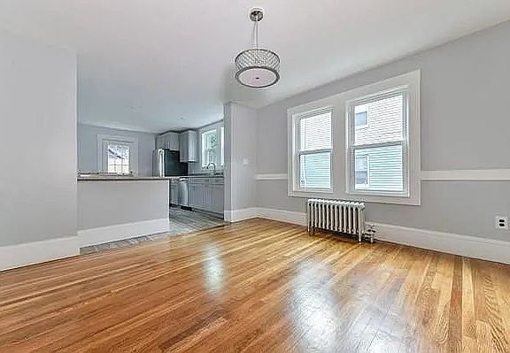 4th image of 41 Glenwood Rd Unit 1