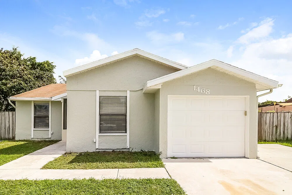 3 bed, 2.0 bath, 1222 sqft, $3,920 — Photo 1