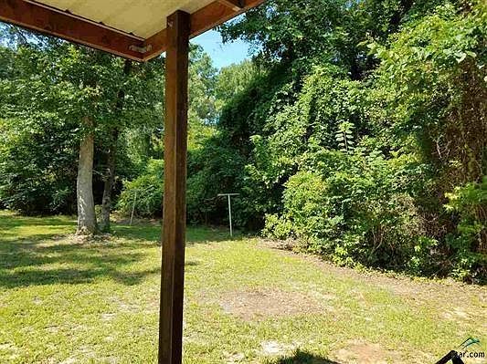 5th image of 601 Eastdale Ln