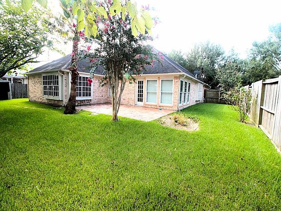 4th image of 2016 Sterling Pointe Ct