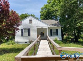 1415 Lynn St, Sheffield, AL 35660