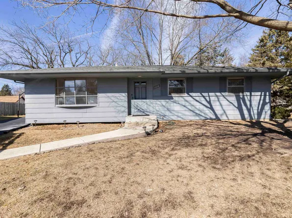 1319 Charlotte Ct, Rockford, IL 61108