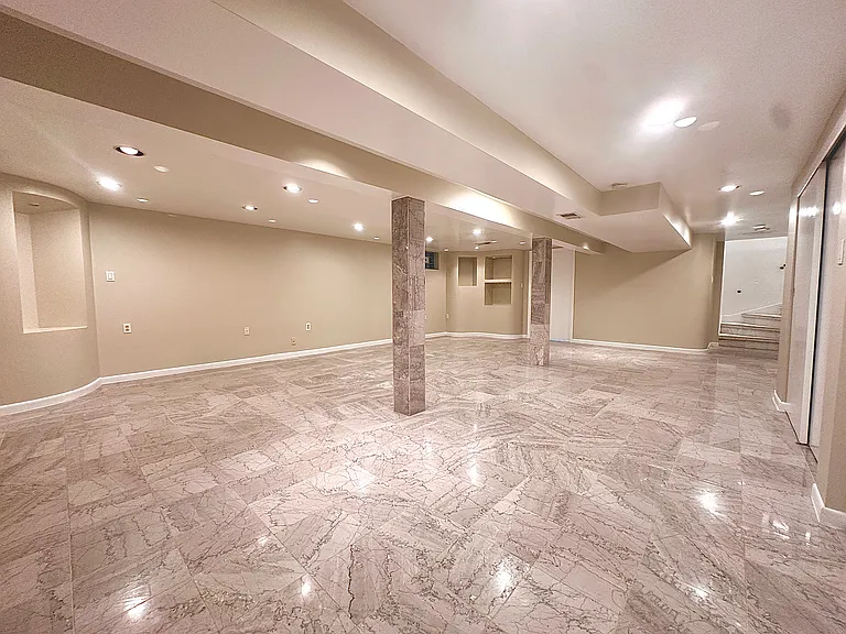 9010 Crawford Ave — Photo 14