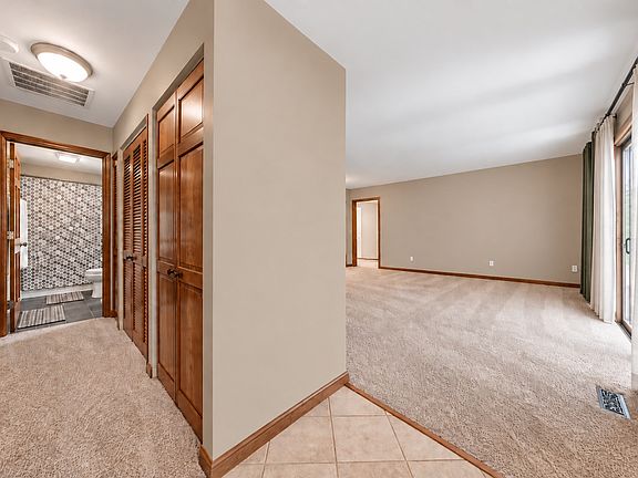 3rd image of 1344 Wakeby Ln