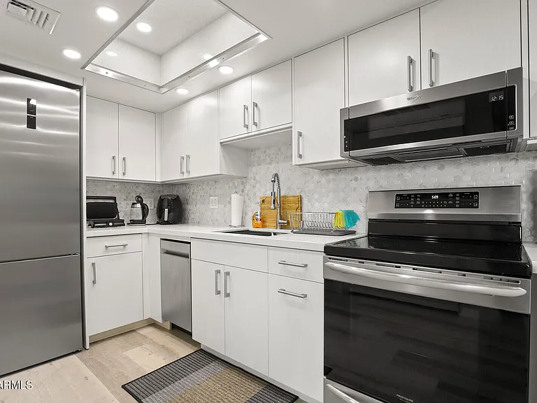 700 W University Dr #246 — Photo 9