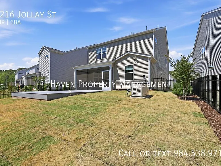 2216 Jollay St — Photo 14