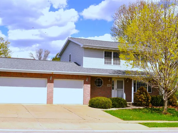 3847 Cora Dr, Dubuque, IA 52002